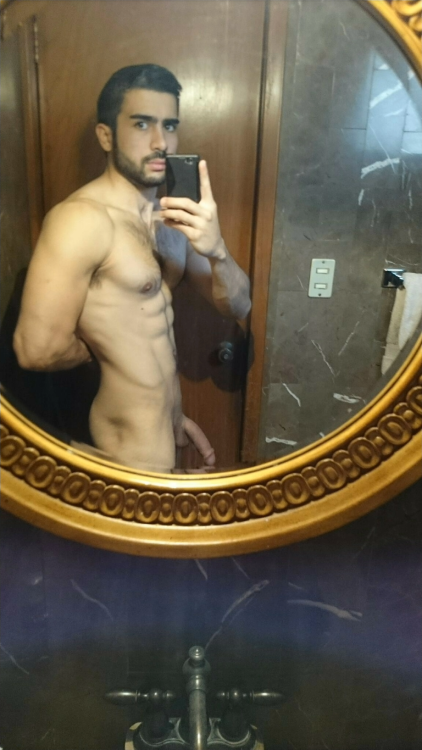 sonorensesysusvergas:  Ernesto López, hetero de 23 años muy guapo, es de Navojoa. Que calidad de sonorense. Si me ando casando, XD aportes: sonorensesysusvergas@gmail.com   Asii como me gustan!😍