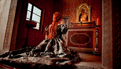 Lucrezia Borgia in “The Face of Death” (3.01)
