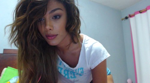 weyespleaseyumyum:  Carolina Ramirez Kamilla Londoño Carolina My latest shemale crush