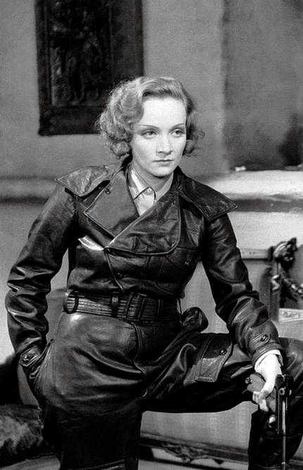 lilipopeline-thegirlwiththecurls:Marlene DietrichDishonored, Josef von Sternberg (1931).