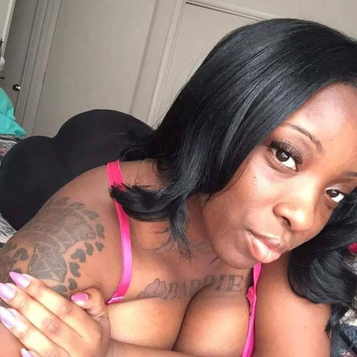 jezzy8732:  letmeseethatmonkey:  Sweet   BEAUTIFUL AND SEXY BLACK WOMAN SIT ON MY