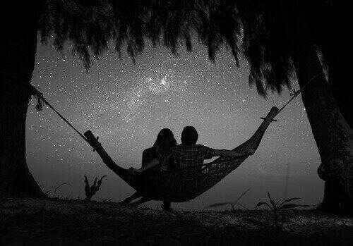 Regarder Les étoiles En Amoureux. ...un Projet Qui Pourrait Vous Intéressez Les Filles ..ne Vous Battez