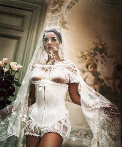 mbelluccidaily:  Monica Bellucci photographed