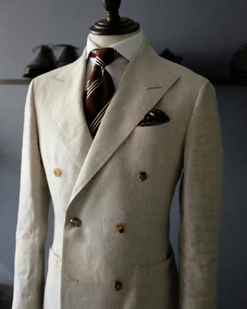 Tie: Viola Milano Pocket square: Viola Milano Suit: W Bill Linen by Dream Bespoke Viola Milano ties 