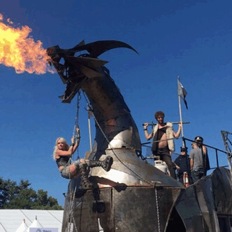 iktutkikk: Metallsløyd for viderekomne: ildsprutende dragebil (kunst).