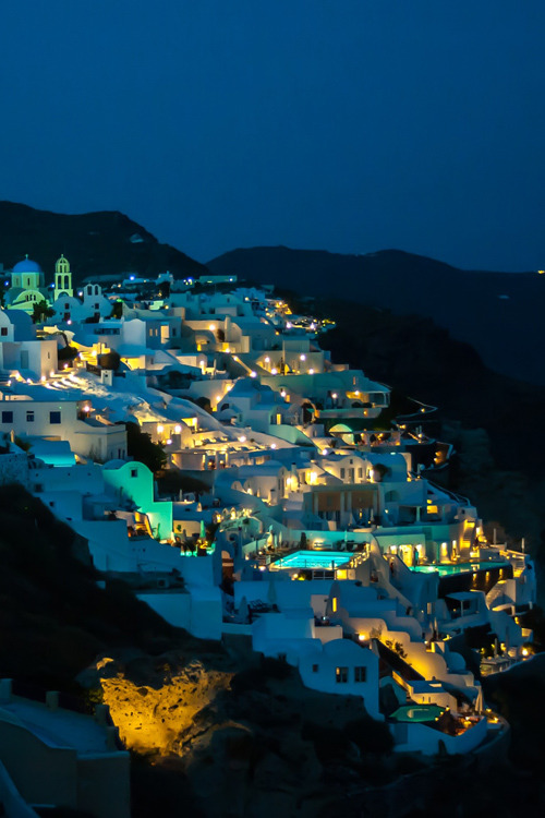 earthyday:Santorini - Greece © Max Sechi