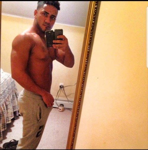 sebastian25pr:  Escort dominicano, vive en Santurce 
