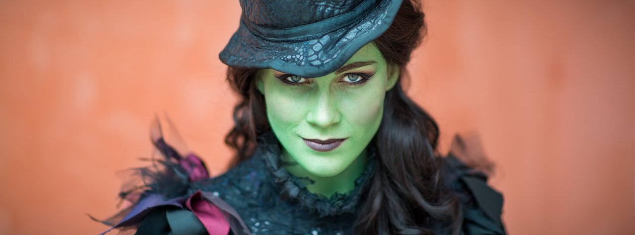 kbtrip:  A friend of mine recently had a couple shoots of her Elphaba cosplay in