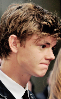 newtporn:  merenwen-gallery:  merenwen-gallery:Thomas Brodie-Sangster   mine