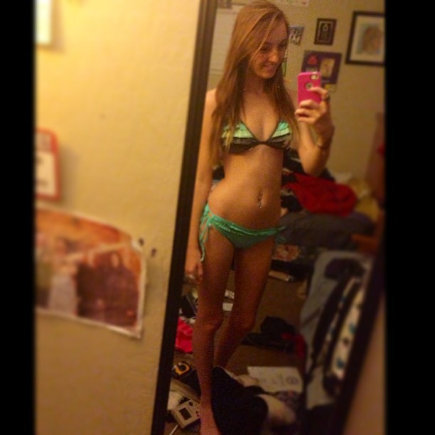 missallinicole:  Swimming tonight wiff my babe and babes. 💕 #redhead #ginger #longhair