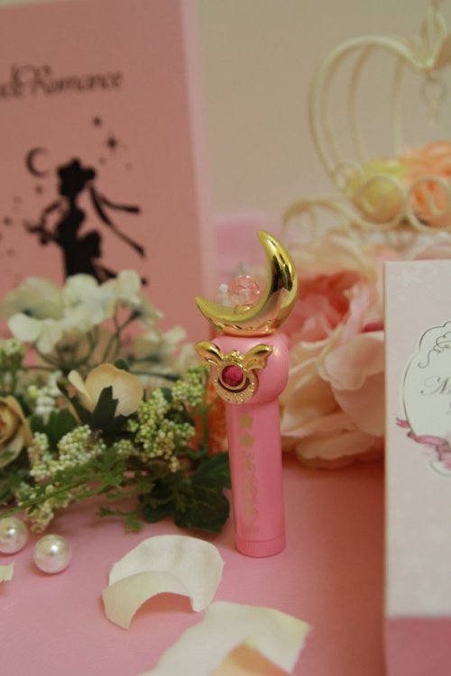 pinksugarrr:sailormooncollectibles:more pics of the new Sailor Moon lipstick!info and details here: 