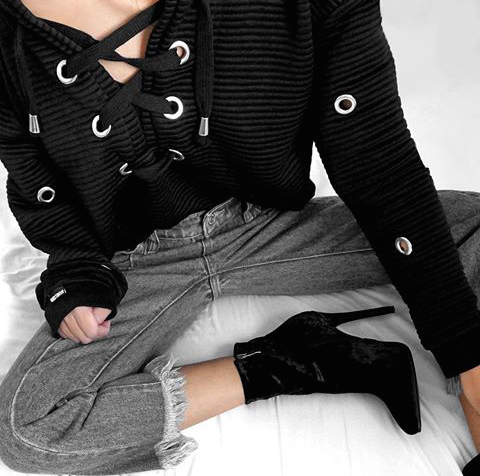 thechic-fashionista: Shop this sweatshirt here» 