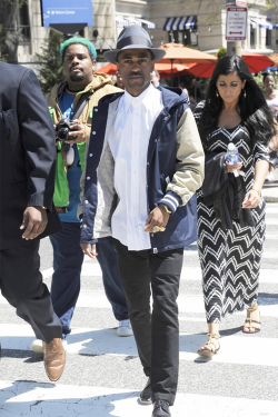 dailybigsean:  Big Sean arrives at White