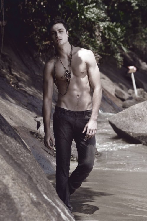 boysguysandmen101:  paulo dalagnoli 
