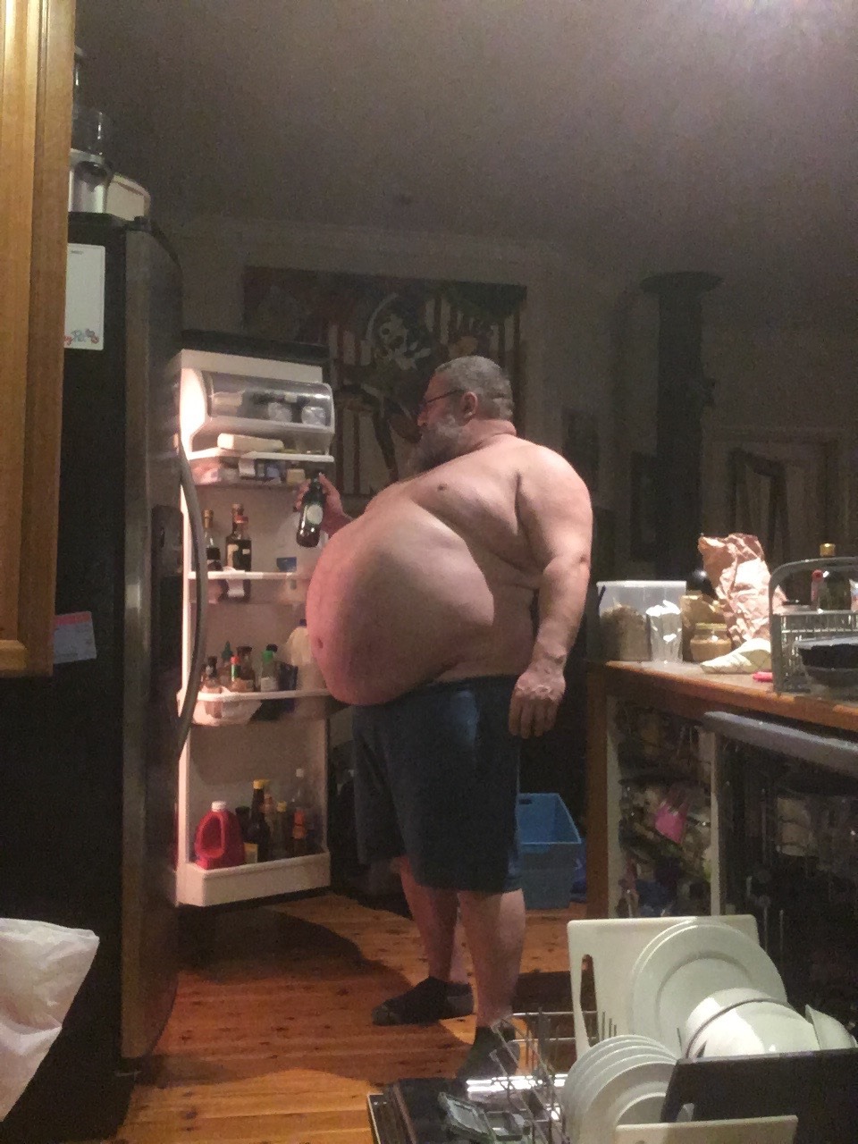 hogslob:I’m loving being at home working from the fridge
