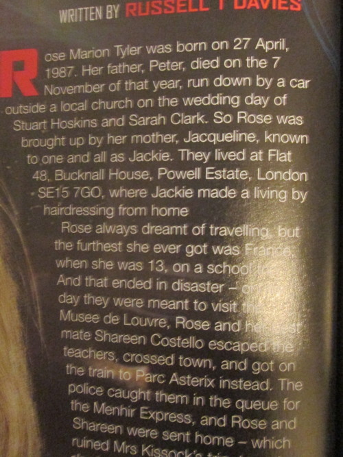 lauraxxtennant:  ages back some of you were asking where i got some of the little background details of Rose’s life from (for use in my fics etc). I didn’t have the 2006 DW annual with me at uni, so whilst I was home I took some photos of it (technically