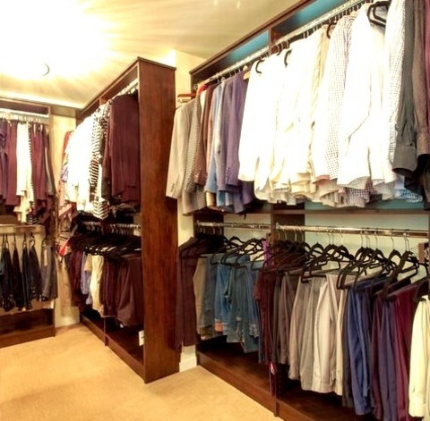 Minneapolis Walk-In ClosetLarge Modern Walk-in Closet Idea With Carpeting That Is Gender-neutral, Flat-panel