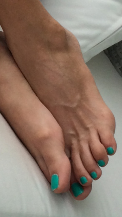 sexycandidfeet: Melissa Love the submissions
