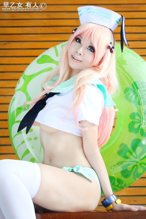sexycosplaygirlswtf:  cosplayandanimes:  Sheryl Nome - Macross Frontier source  Get