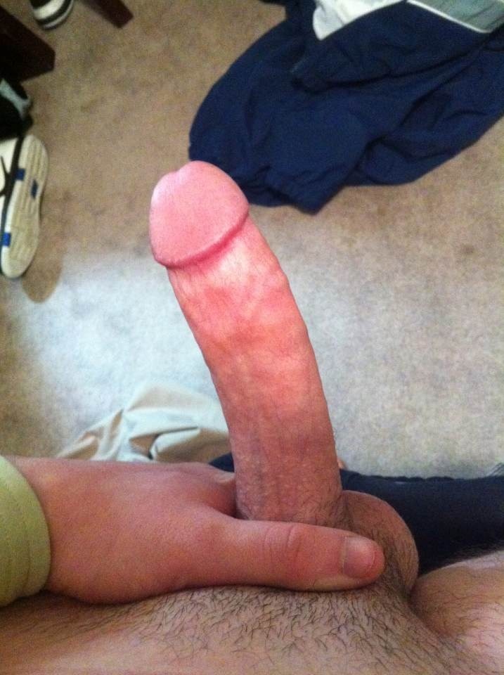 collegeboysnaked:  This guy has the looks and body enough to make anyone hot and