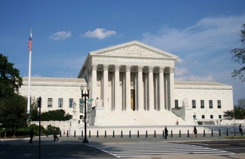 poorrichardsnews:  SCOTUS: Family-owned drug stores and pharmacies must provide abortifacients again