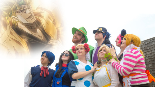 The Awkward Joestar family photo! Actually, a good synopsis of what Jojo is about. 