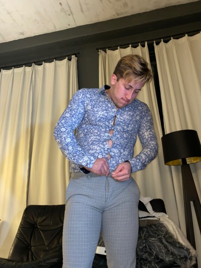 thic-as-thieves:Damn, looks like I won’t even get a chance to wear these new dress clothes to my buddies wedding next month…this belly and ass are growing outta control! 😅  And wait until you see the part 3 roommate role play video where Roman