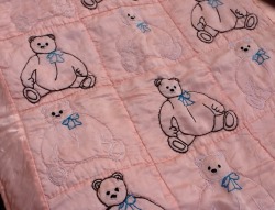 teddybearheart:  Satin baby quilt 