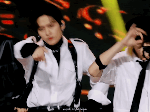 [Gifs] Lee Know “All In” Facecam 2020.11.29