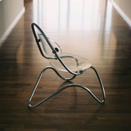  C1 – lounge chair Frame made of 100% highest quality steel; Seat shells in polished, transparent ac