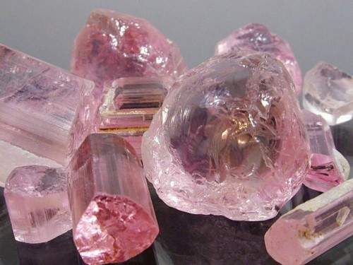 astridalia:Pink crystal magic