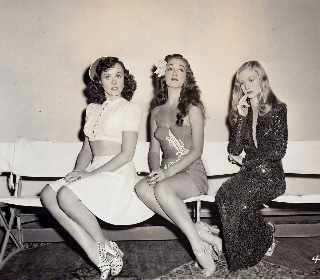 mudwerks:    Dorothy Lamour - c.1942With Paulette Goddard and Veronica Lake in STAR