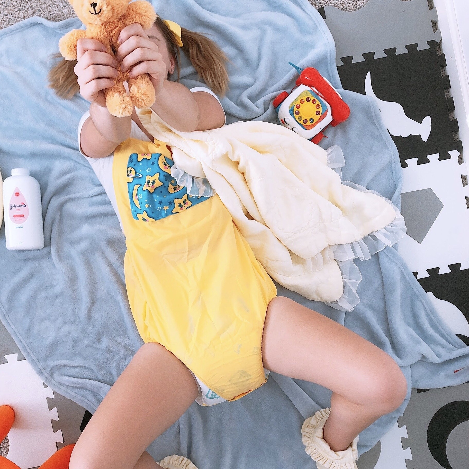 lildiaperedsunshine:Hi there! I’m Baby Sunshine!Welcome to my tumblr page. 😇I’m an 18 year old baby girl living out my diapered dreams. I am just about 24/7. Here you will get to see a small part of my little world.To see more of me catch me on