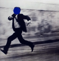 loverofbeauty:  John Baldessari - Man running