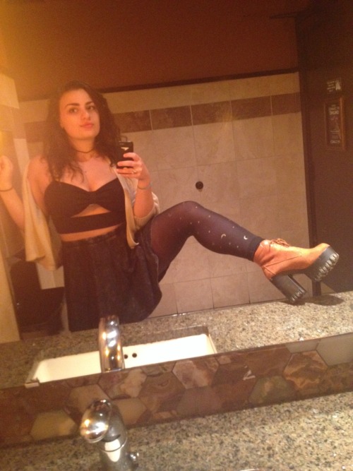 fennecfox420: bathroom selfie from my first real-live date when michelle drops a bomb selfie…