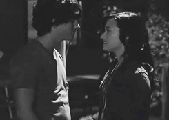 danceinskyscraper:  needgomez:  AU MEME: Demi dreams with Joe, she miss him.   vixi kkkkkkkkkkkkkkk