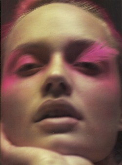 saloandseverine: Harper’s Bazaar December 1998, Taking Back Pink Amber Valletta by Craig McDean 