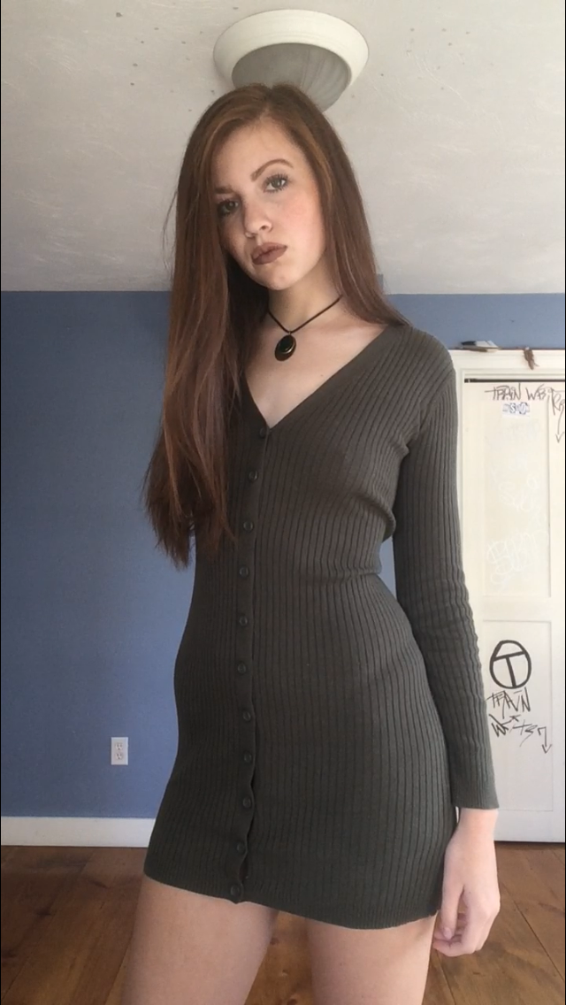thcolleen:  I take selfies while waiting for shayna  Cute tall and tiny breasts