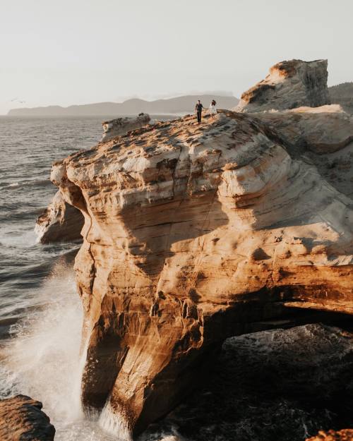 elenamjacobs: melissamarshallx⎯ we ran up a mountain of sand to reach these views at sunset . i&rsqu