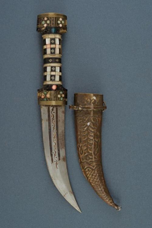 Arabian jambiya, circa 1900.from Czerny’s International Auction House