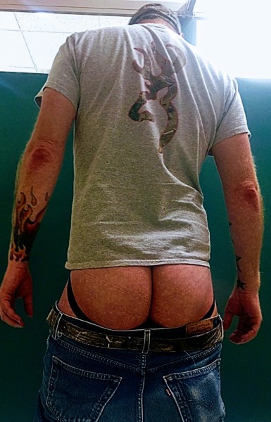 dirtywhitetrashredneck:REAL MEN WEAR DIRTY JOCKS!!! That’s just stupid.