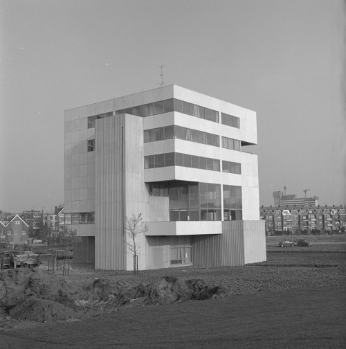 germanpostwarmodern:Ecumenical Center (1961-68) in Rotterdam, the Netherlands, by Rietveld Van Dille