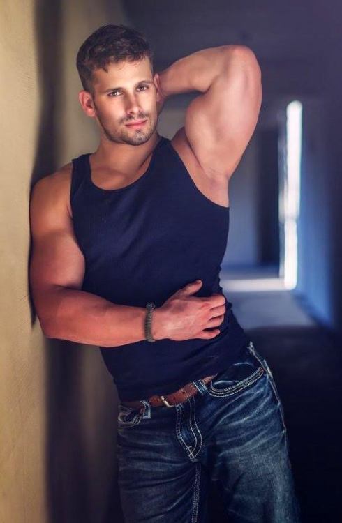 jamescaron57:  cuthighandtightgrower: dreameddesires:   Follow http://dreameddesires.tumblr.com/    CUTHIGHANDTIGHTGROWER-FOLLOW FOR OVER 300000 POSTS OF–CUT DICKS-GOOD LOOKS-MUSCLES  you are so hot and sexy 