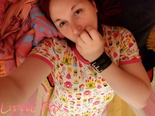 littlefox83:Haven’t posted any new pics in a while, so I  decided to have a play day in my new @onesiesdownunder princess onesie.  #abdl #regression #littlespace #diapergirl #diapers #princessfox #onesiedownunder #mommysdiapergirl #mommysgoodgirl