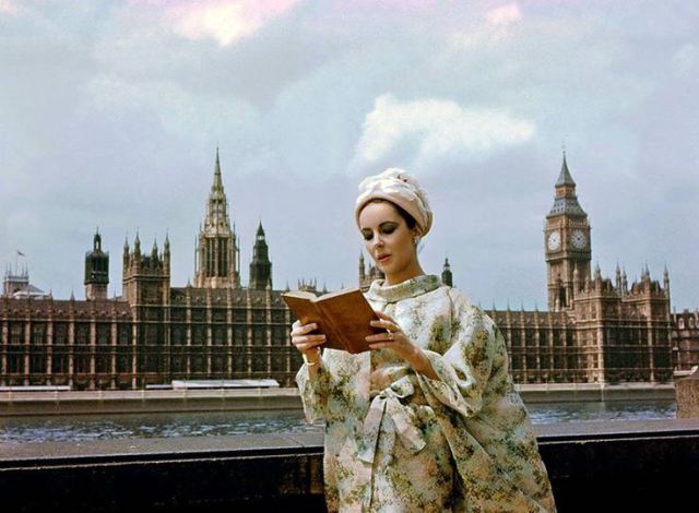 cosmosonic:  Elizabeth Taylor  &mdash;&ndash; bye