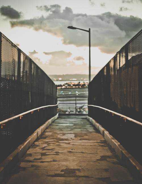 brutalgeneration:  Menos (by ELMUNDOPORMISOJOS)