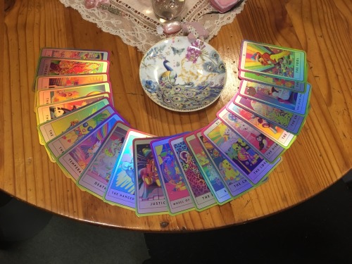 ynnesidyad:robogal328:aqono-luna:ynnesidyad:Holographic Lisa Frank Major Arcana Tarot Cards ❤️http:/