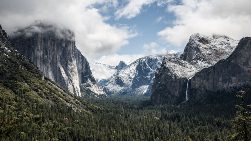 yosemite valley after an unexpected visit from winter in the last week of april