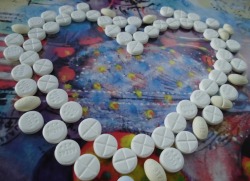 pillsforfun:  Pill-art-heart :3 