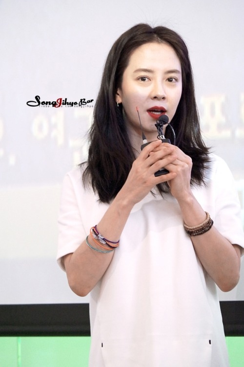 gapiplus:170430 Song Ji Hyo Mobile game Lords Mobile Fan Meeting (cr. Song Ji Hyo Baidu Bar)*please 